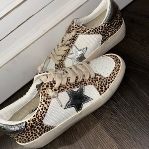 Vintage Havana leopard and silver sneakers size 7.5